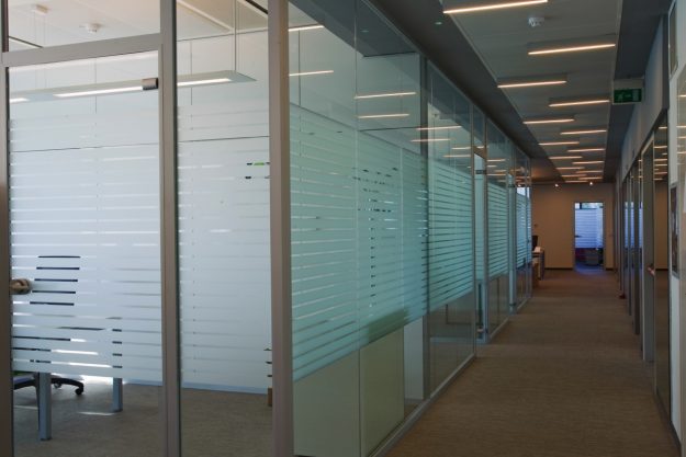 Pellicole per pareti vetrate